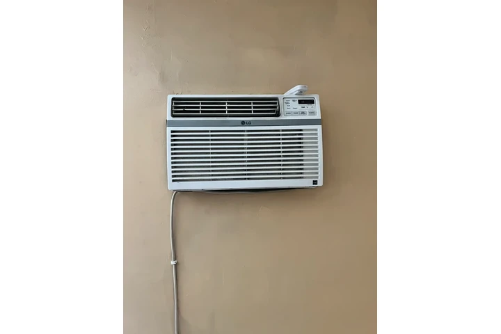 $1800 : Precioso Estudio de Renta image 5