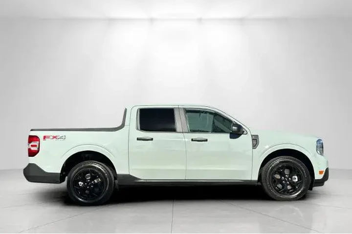 $31995 : Ford Maverick 2024 AWD XLT 4 image 2