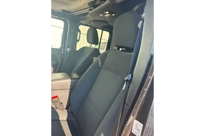 $26000 : Jeep Gladiator 2020 4x4 Spor image 2