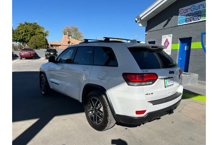 2021 Grand Cherokee Trailhawk image 7