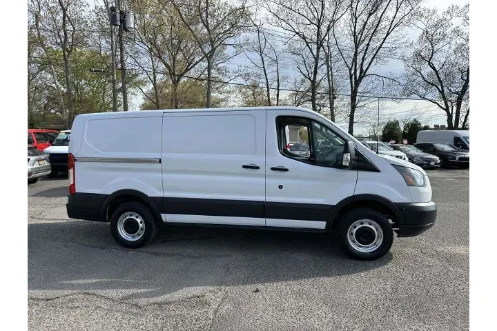 $26450 : Ford Transit 2018 350 3dr SW image 5