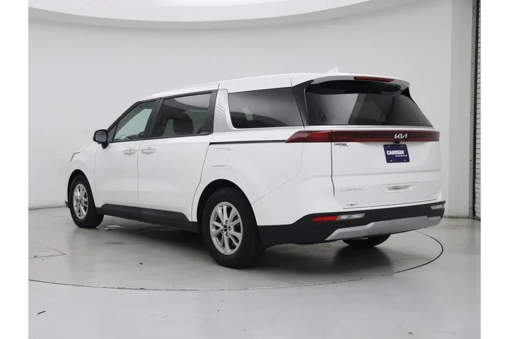 $31998 : Kia Carnival 2024 LX 4dr Min image 2