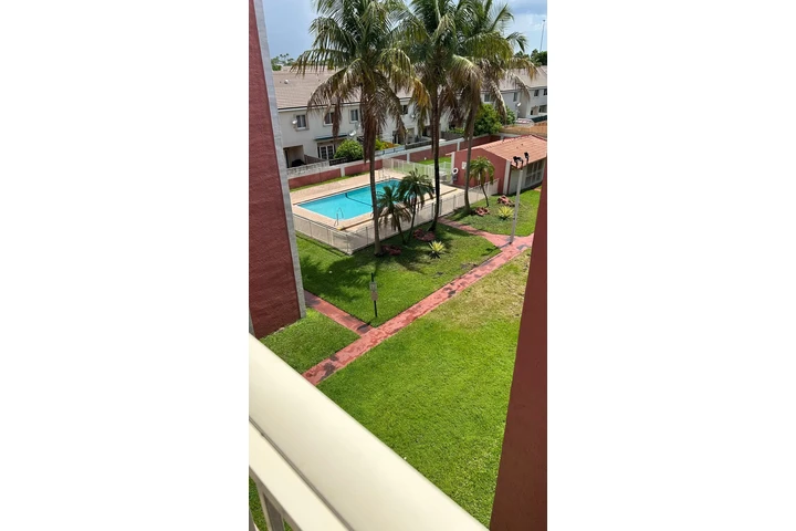 $1000 : Habitación amueblada image 5