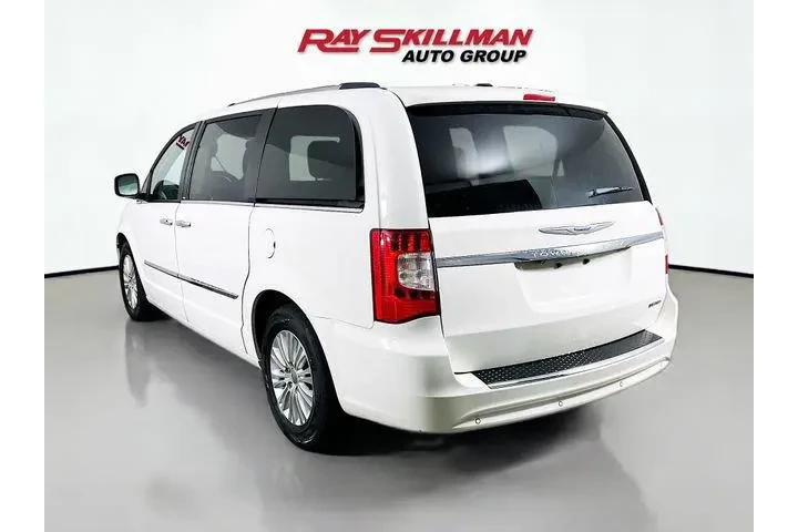 $10975 : Chrysler Town and Country 20 image 5