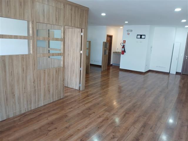 $110000 : Venta de oficina en Quito image 4