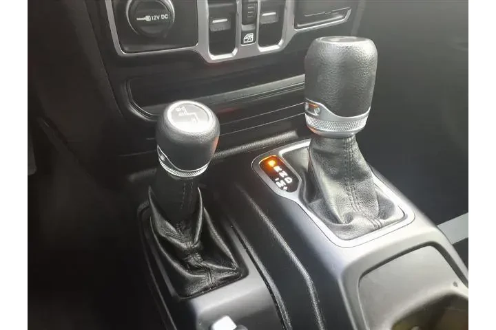 $29753 : Jeep Wrangler Unlimited 2021 image 9