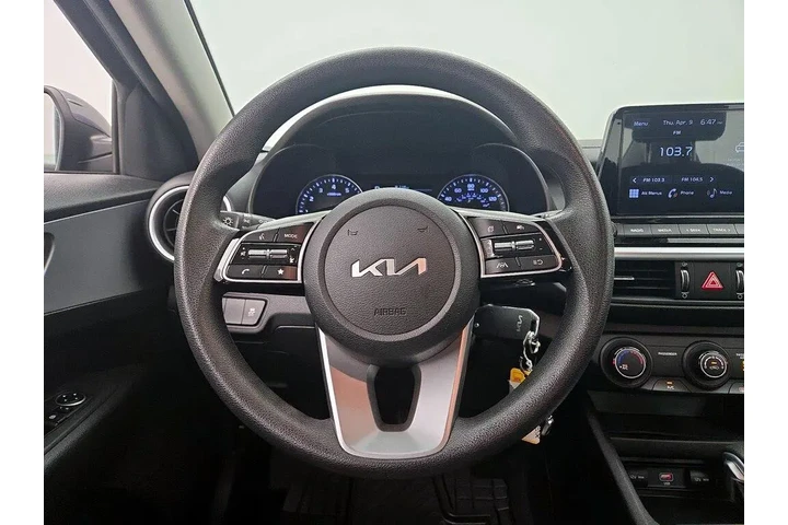$16998 : Kia Forte 2023 LX 4dr Sedan image 10
