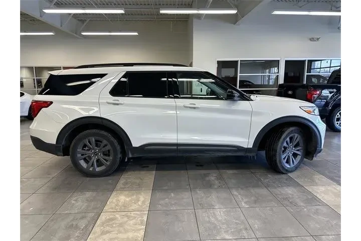 $32500 : Ford Explorer 2023 AWD XLT 4 image 8