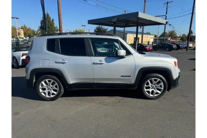 $9498 : 2015 Renegade Latitude image 9