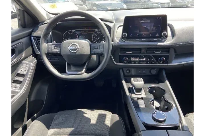 $19487 : Nissan Rogue 2025 AWD SV 4dr image 5