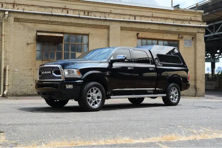 $40988 : 2016 RAM 3500 Laramie Limited image 3