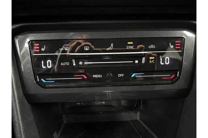 $22300 : Volkswagen Tiguan 2023 SE 4d image 10