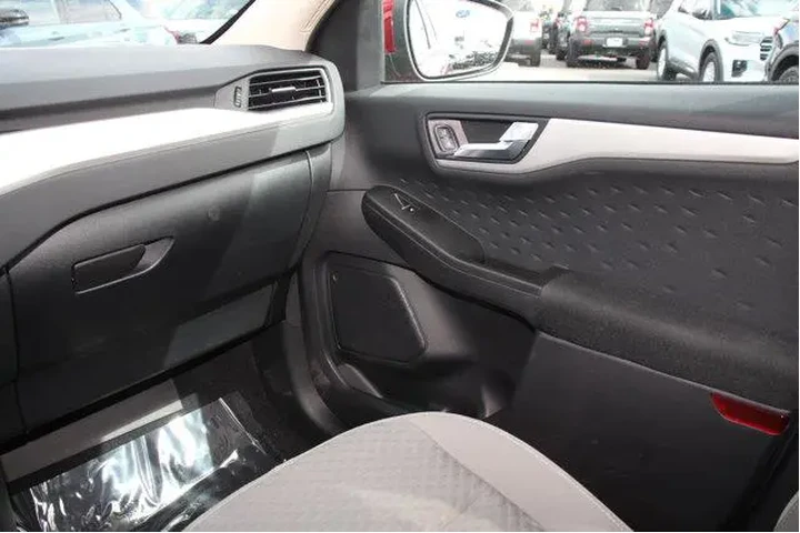 $17844 : Ford Escape 2020 SE 4dr SUV image 7
