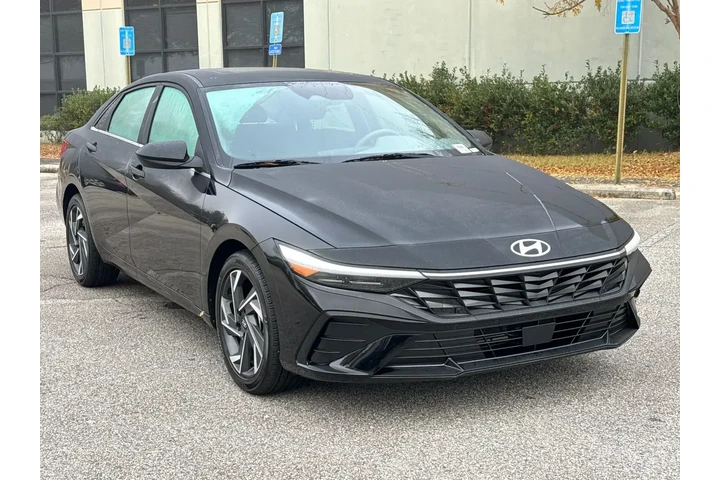 $27420 : Hyundai ELANTRA 2025 SEL Con image 3