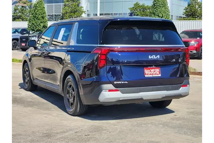 $34579 : Kia Carnival 2025 LXS 4dr Mi image 5