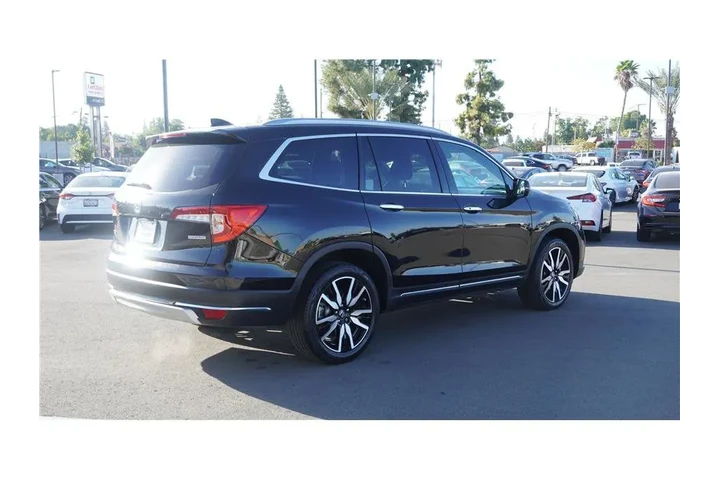 $24984 : 2019 Pilot Touring 8-Passenger image 5