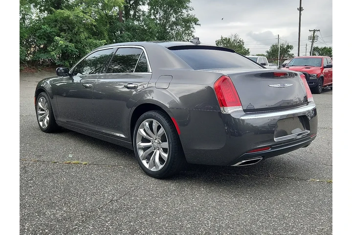 $17695 : Chrysler 300 2019 Limited 4d image 3