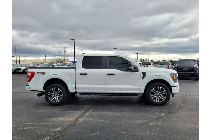 $38095 : Ford F-150 2023 4x4 XL 4dr S image 2