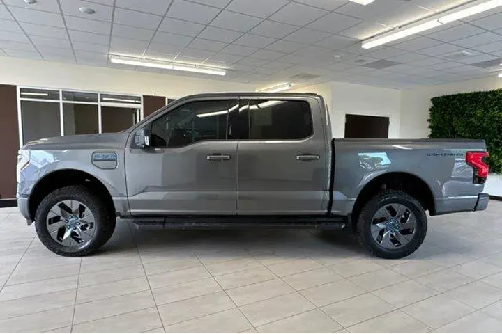 $38513 : Ford F-150 Lightning 2023 AW image 7