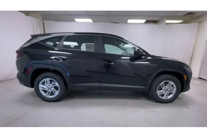 $28066 : Hyundai TUCSON 2025 AWD SE 4 image 9