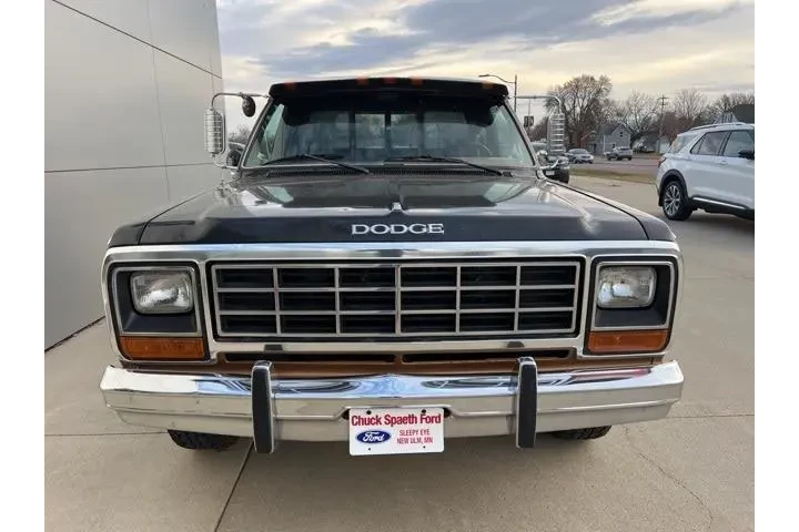 $4985 : Dodge RAM 250 1985 2dr Stand image 7