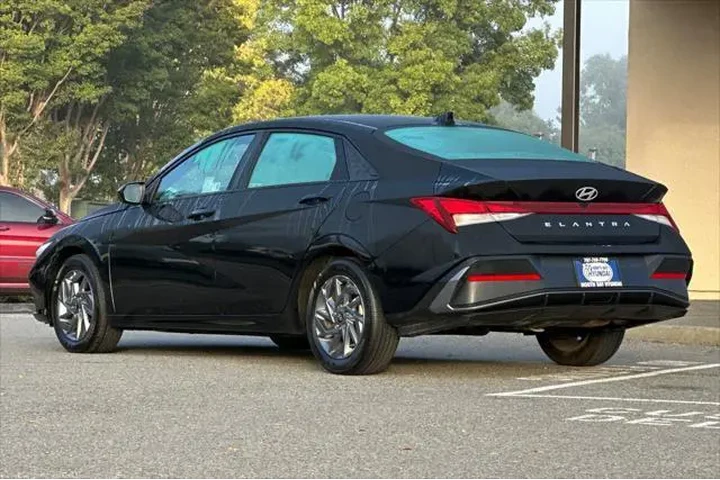 $17990 : Hyundai ELANTRA 2024 SEL 4dr image 6