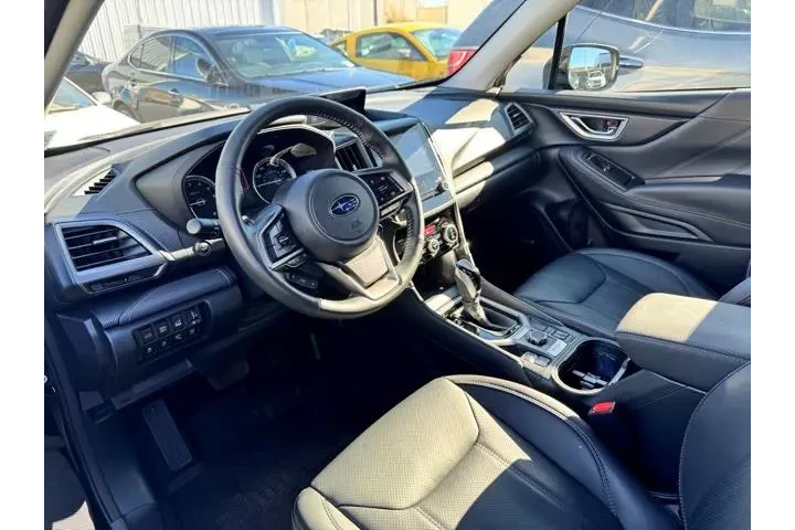 $32490 : Subaru Forester 2024 AWD Tou image 3