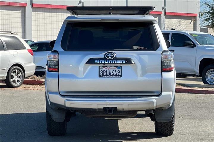 $34800 : 4Runner TRD Off-Road image 6