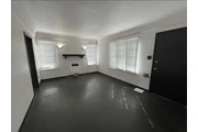 $1350 : Own home thumbnail
