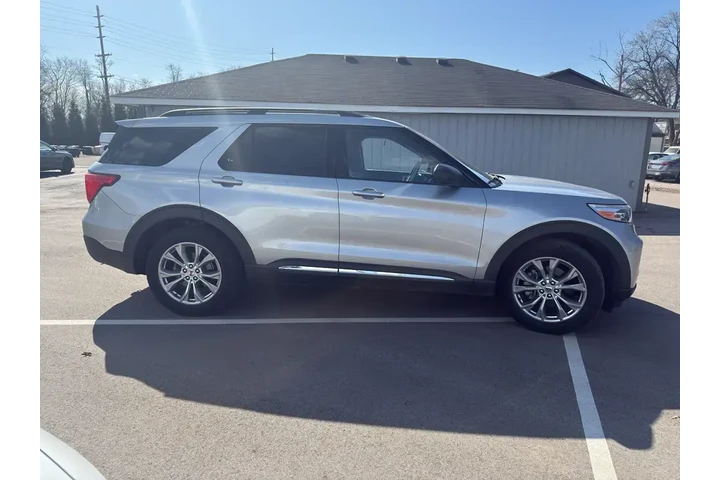 $21900 : Ford Explorer 2021 AWD XLT 4 image 9