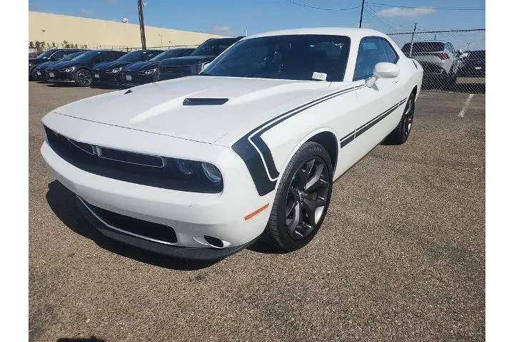 $18491 : Dodge Challenger 2017 SXT 2d image 4