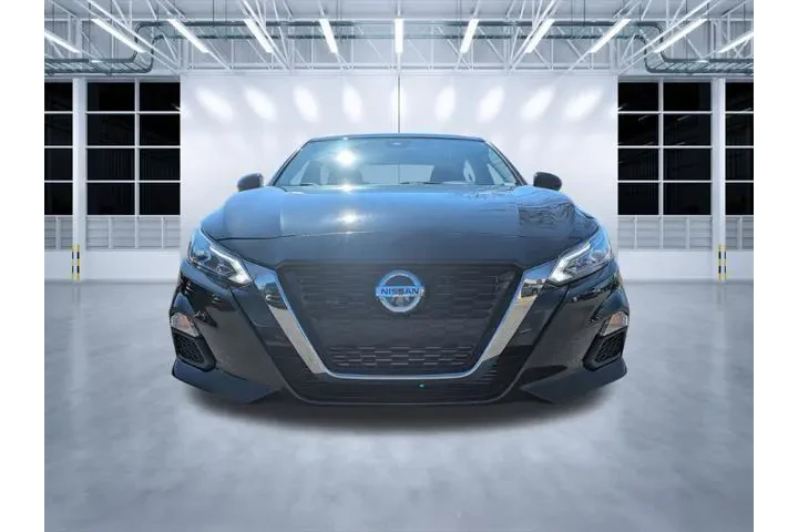 $17990 : Nissan Altima 2022 2.0 SR 4d image 8