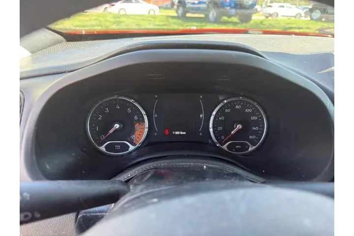 $12000 : Jeep Renegade 2018 4x4 Latit image 4