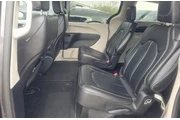$23750 : Chrysler Pacifica 2023 Touri thumbnail