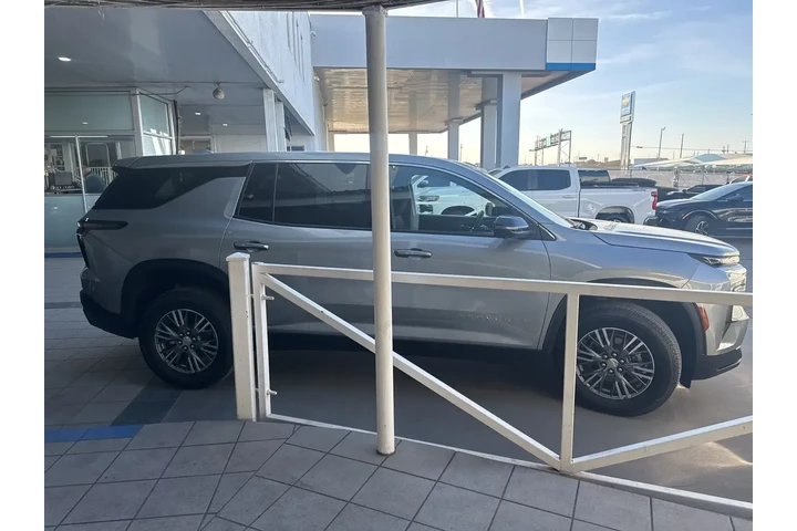 $34480 : Chevrolet Traverse 2024 LS 4 image 3