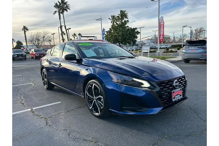 $22995 : Nissan Altima 2023 2.5 SR 4d image 1