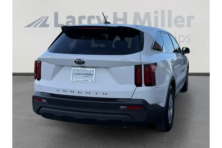 Kia Sorento 2021 LX 4dr SUV image 5