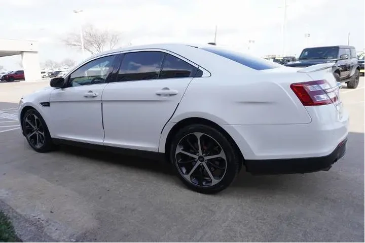 $19988 : Ford Taurus 2016 AWD SHO 4dr image 4