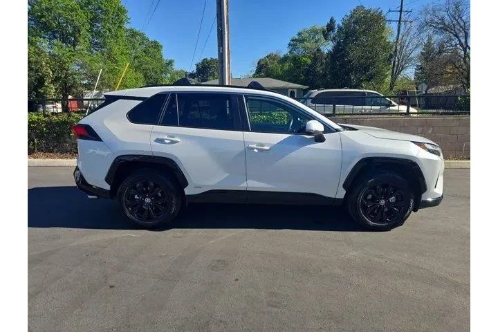 $39995 : Toyota RAV4 Hybrid 2025 AWD image 3