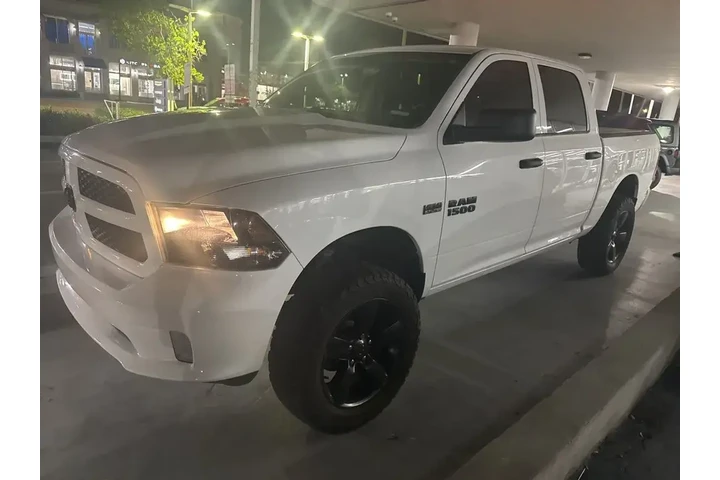 $20936 : Ram 1500 2017 4x2 Express 4d image 2