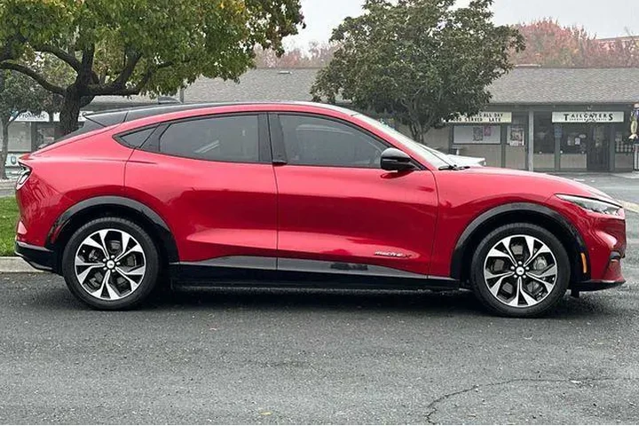 $25666 : Ford Mustang Mach-E 2023 Pre image 7