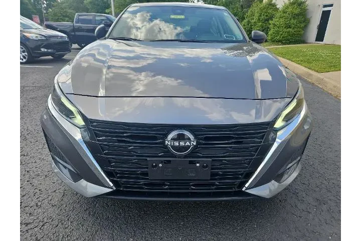 $18999 : Nissan Altima 2024 2.5 SV 4d image 3