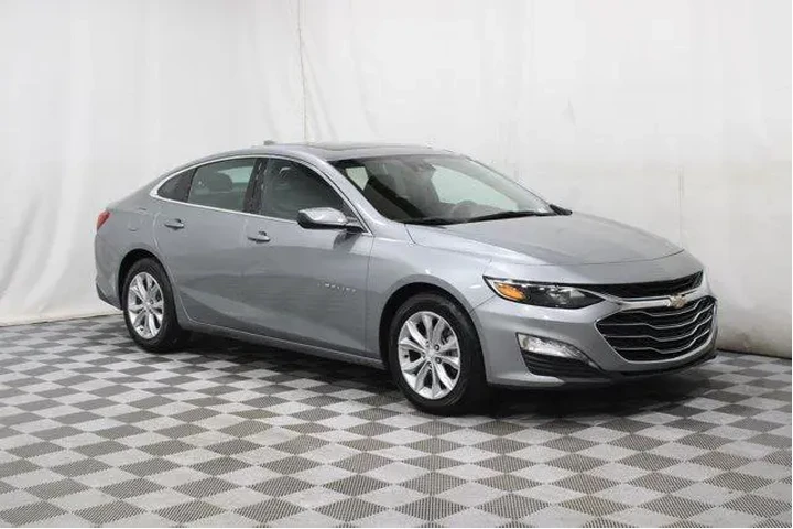 $21988 : Chevrolet Malibu 2024 LT 4dr image 1