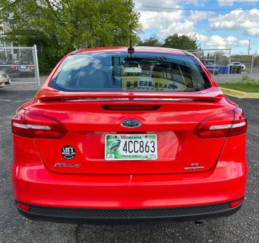 $8500 : 2015 Focus SE image 7