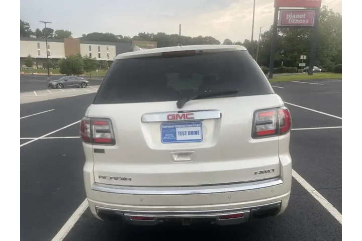 $12000 : 2014 GMC Acadia Denali image 9