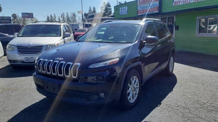 $8990 : 2014 Cherokee Latitude image 2