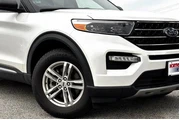 $28477 : Ford Explorer 2022 AWD XLT 4 thumbnail