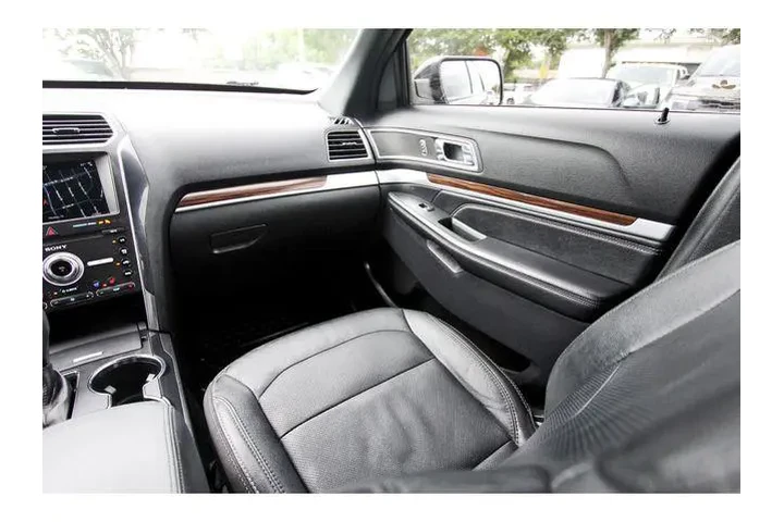 $20900 : Ford Explorer 2019 Limited 4 image 9