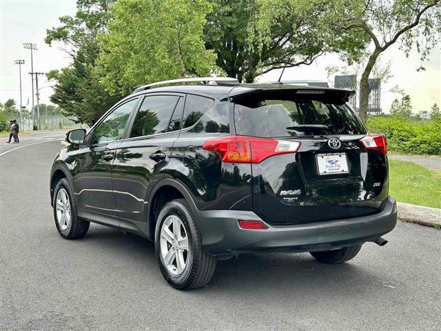 2013 RAV4 XLE image 5