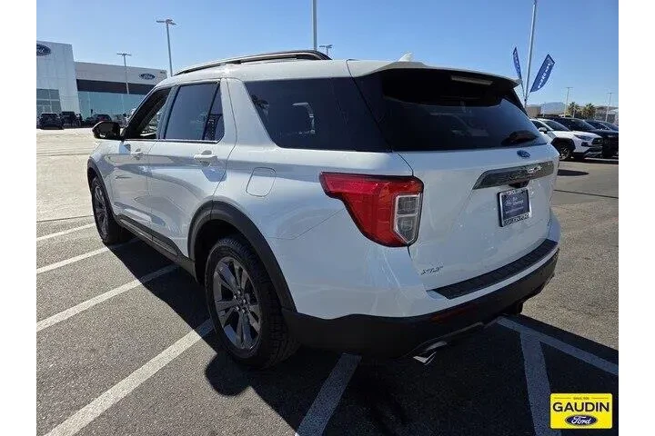 $39900 : Ford Explorer 2023 AWD XLT 4 image 5